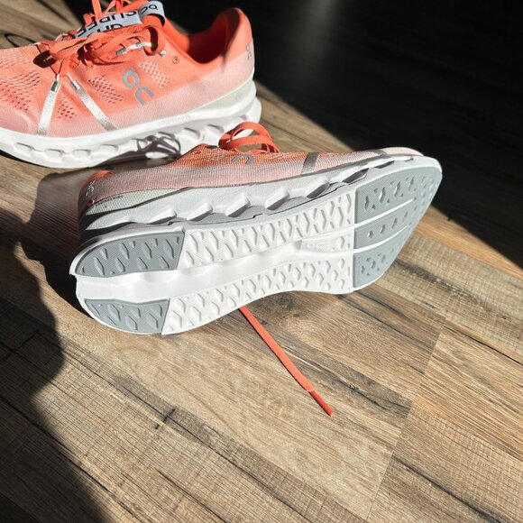 On Cloud Men's Shoes, Size10.5 - Picture 3 of 8